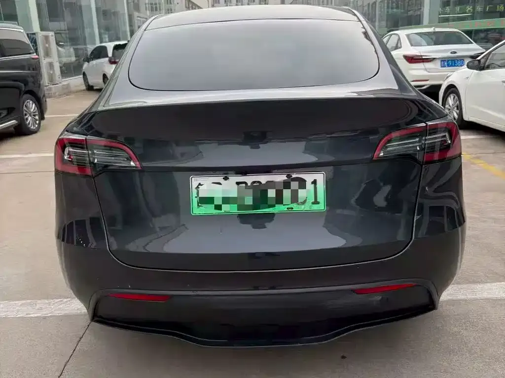 Tesla Model Y — фото 2