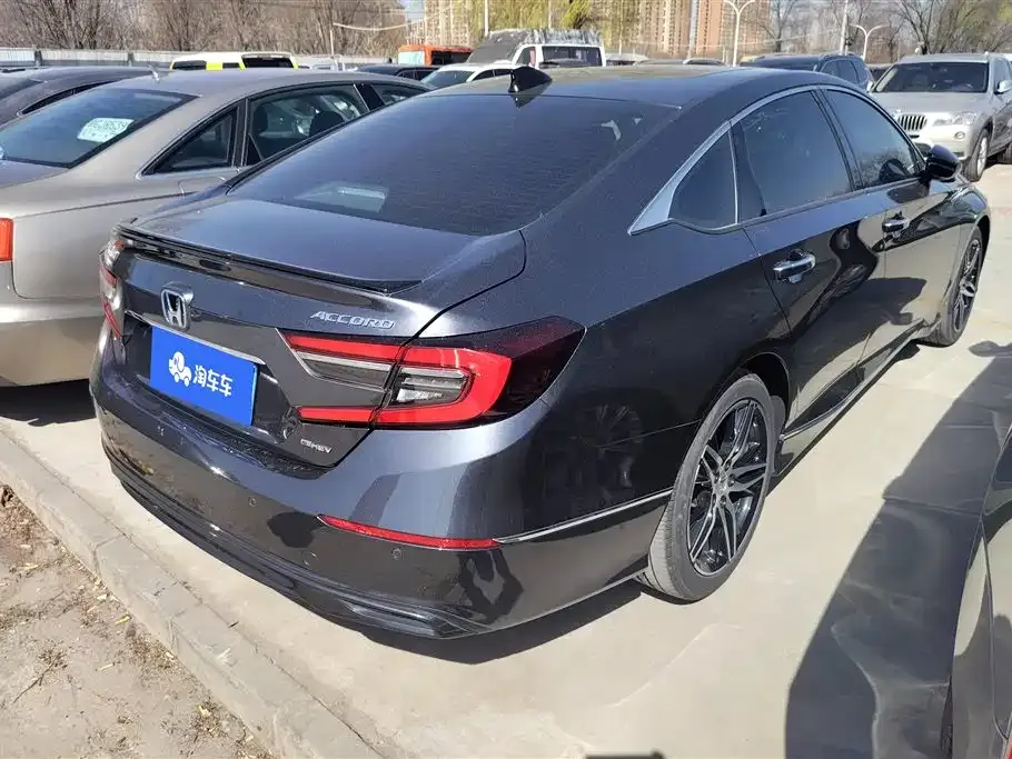 Honda Accord — фото 10