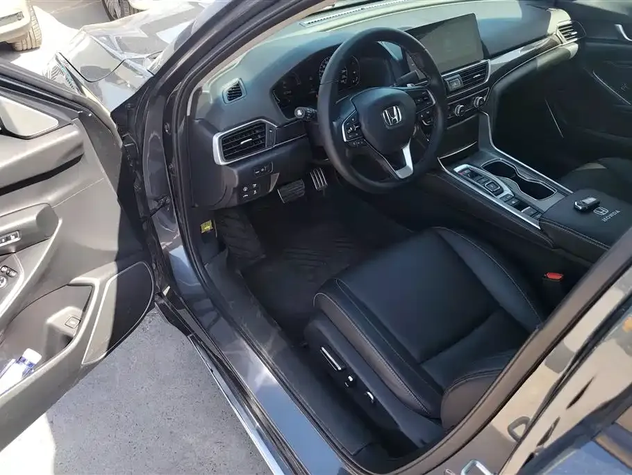 Honda Accord — фото 6