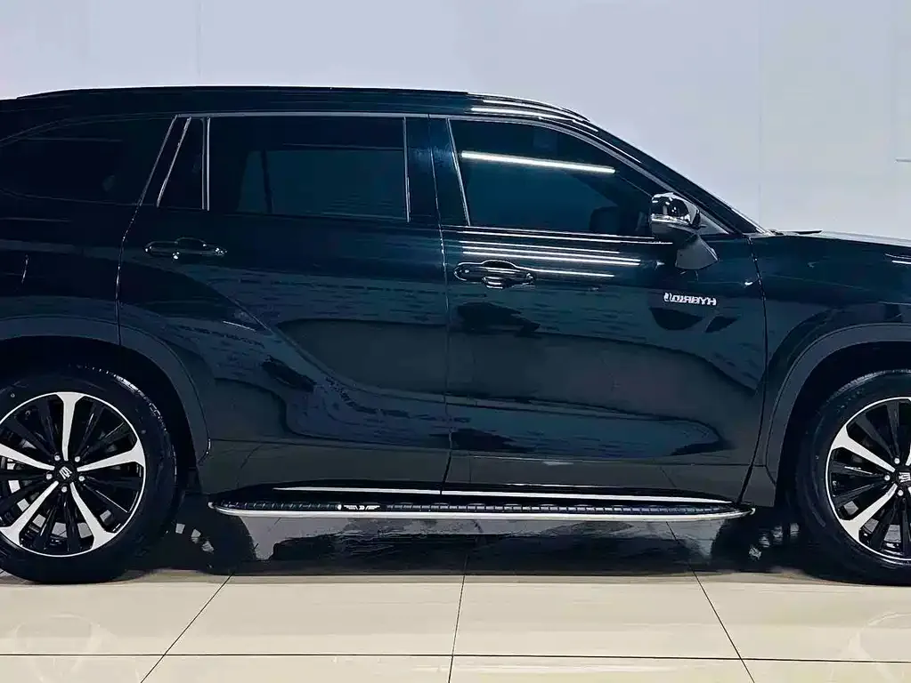 Toyota Crown Kluger 2023 из CN, фото 4
