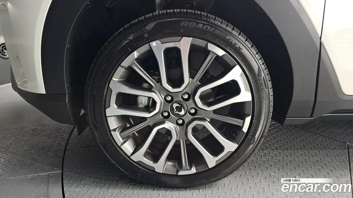 KG Mobility (Ssangyong) Torres — фото 9