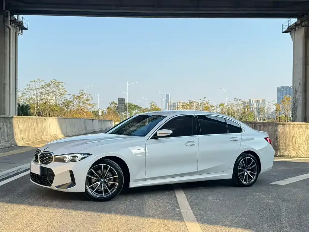 BMW 3 Series — фото 1