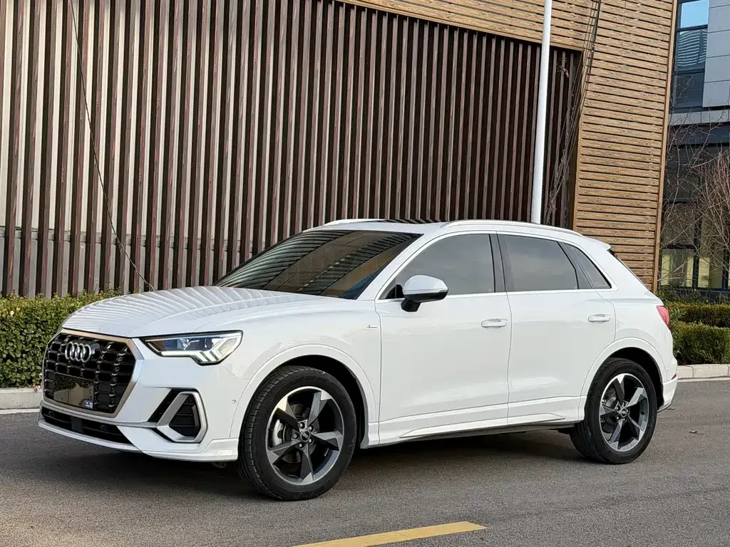 Audi Q3 2022 из CN, фото 1