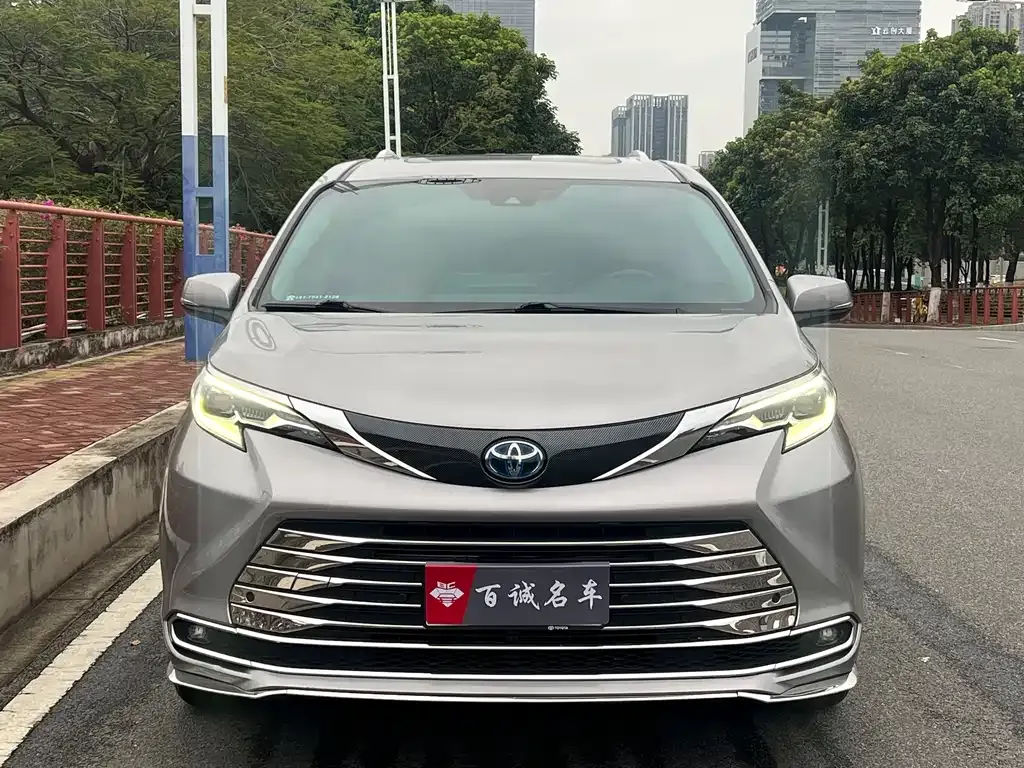 Toyota Sienna 2022 из CN, фото 7