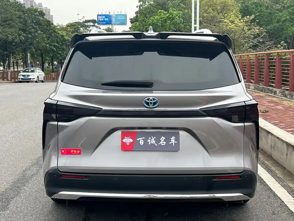Toyota Sienna 2022 из CN, фото 5