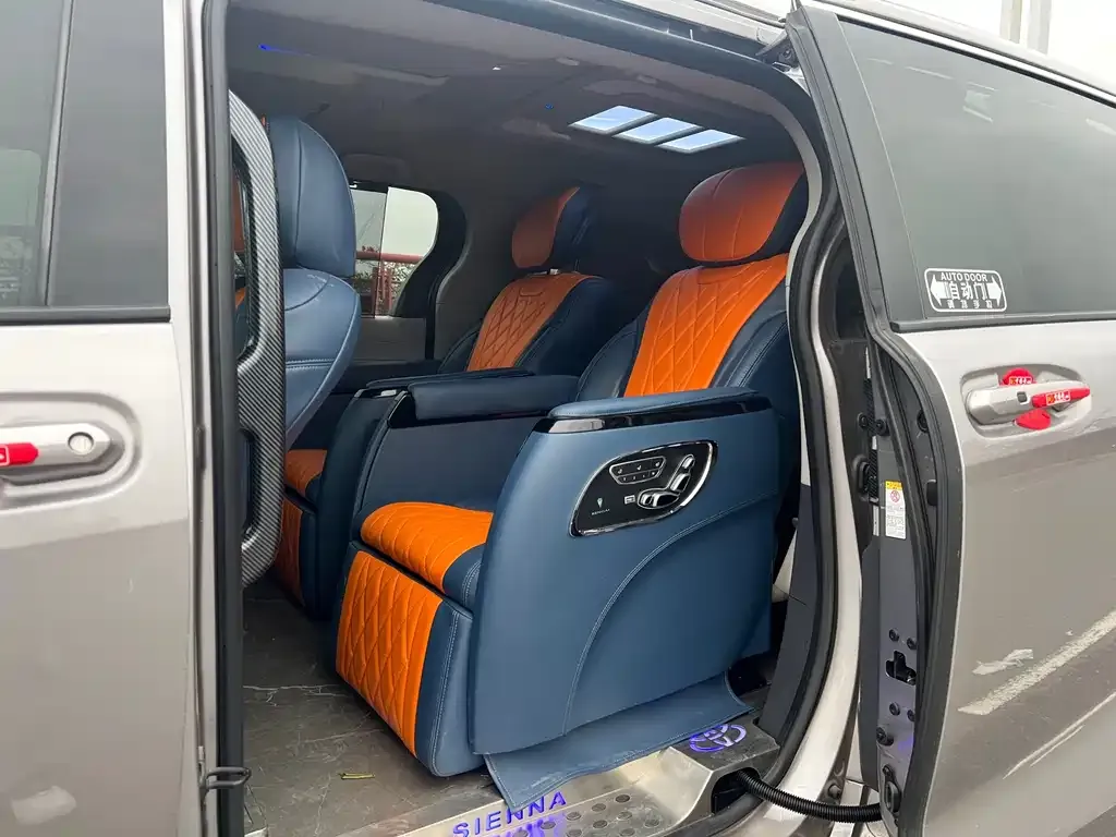 Toyota Sienna 2022 из CN, фото 4