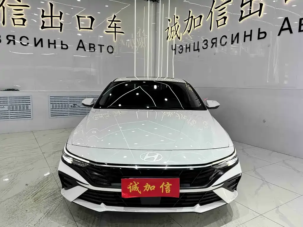 Hyundai Elantra — фото 10