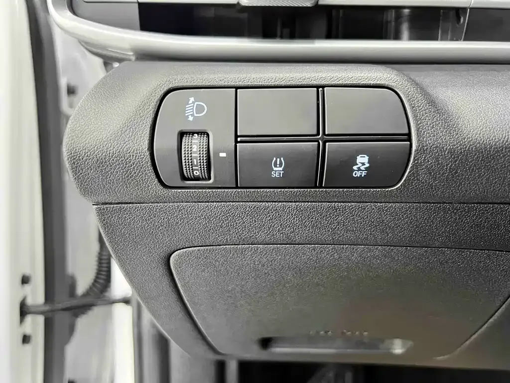 Hyundai Elantra — фото 4