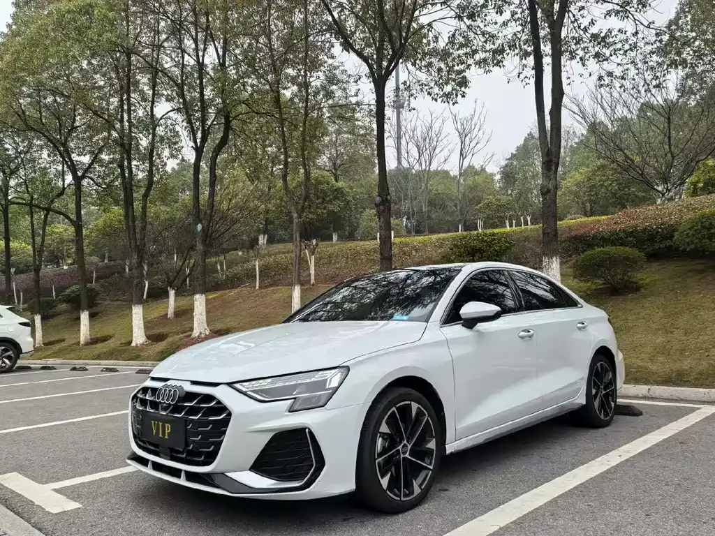Audi A3 — фото 1