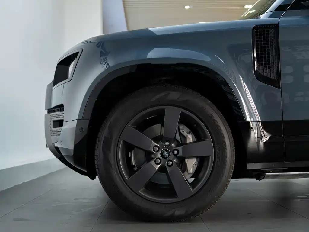 Land Rover Defender — фото 4