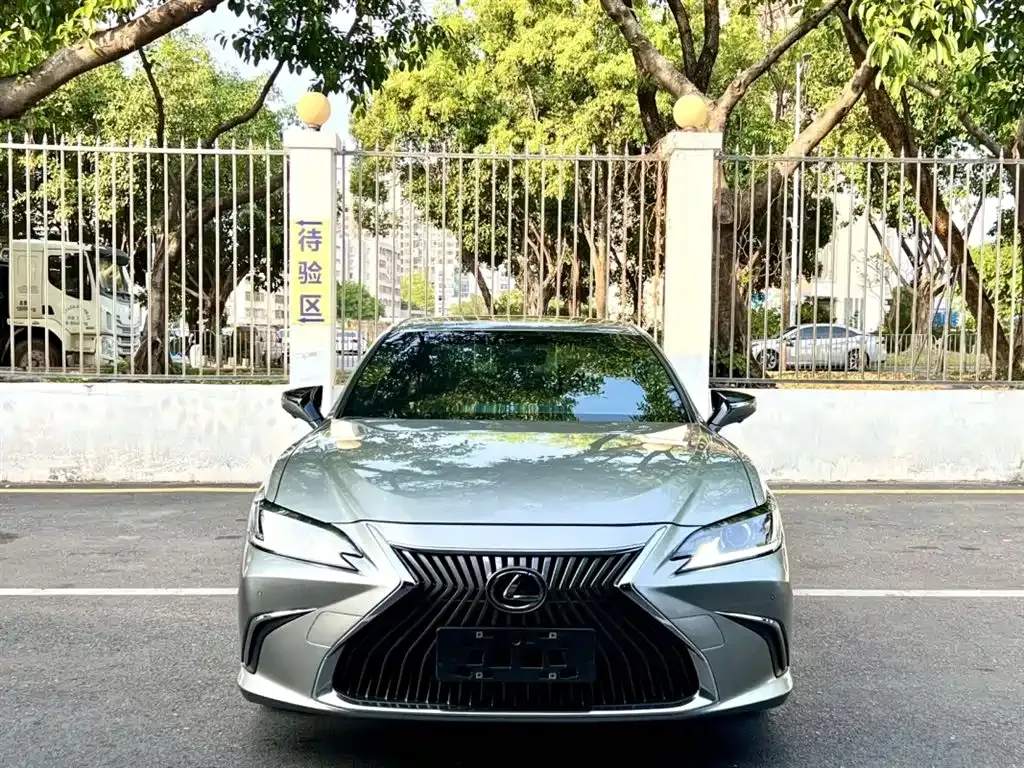 Lexus ES — фото 6