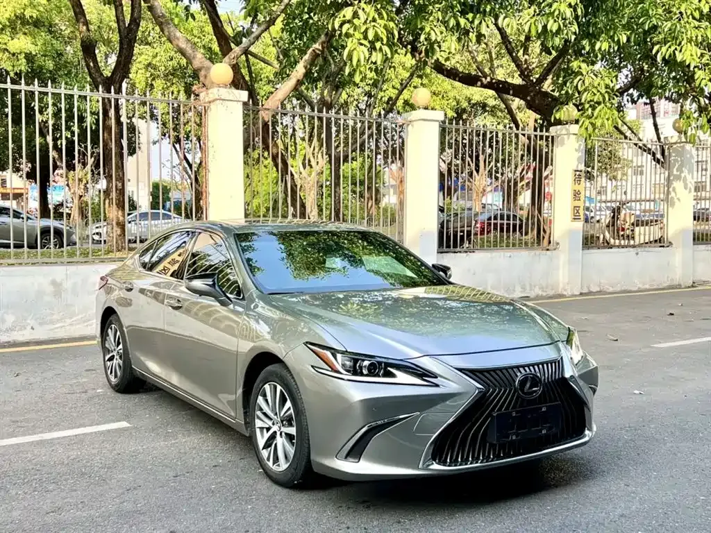 Lexus ES — фото 5