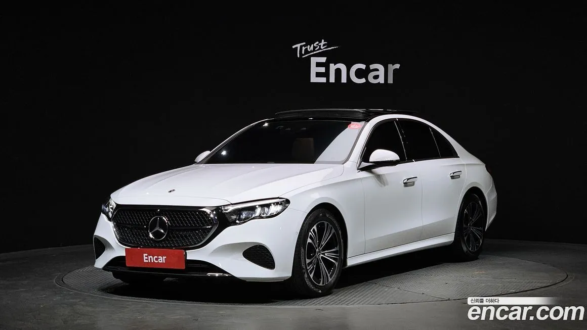 Mercedes-Benz E-Class — фото 1