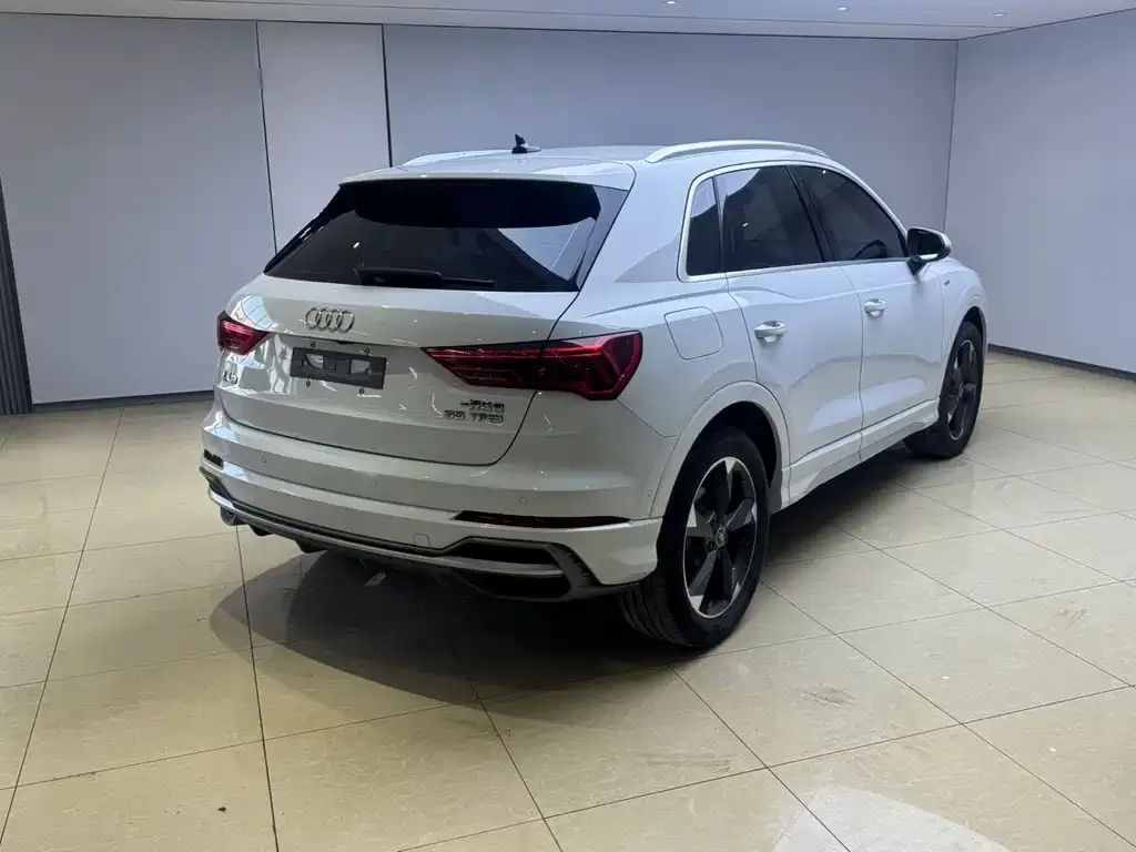 Audi Q3 2021 из CN, фото 3
