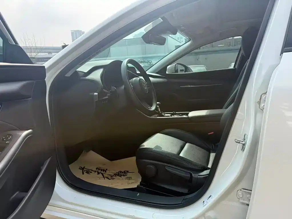Mazda 3 Axela 2022 из CN, фото 3