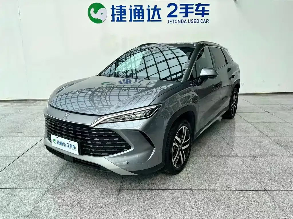 BYD L DM-i — фото 1