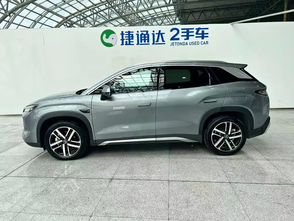 BYD L DM-i — фото 6