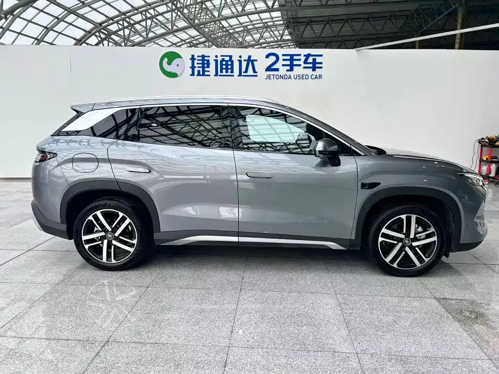 BYD L DM-i — фото 7