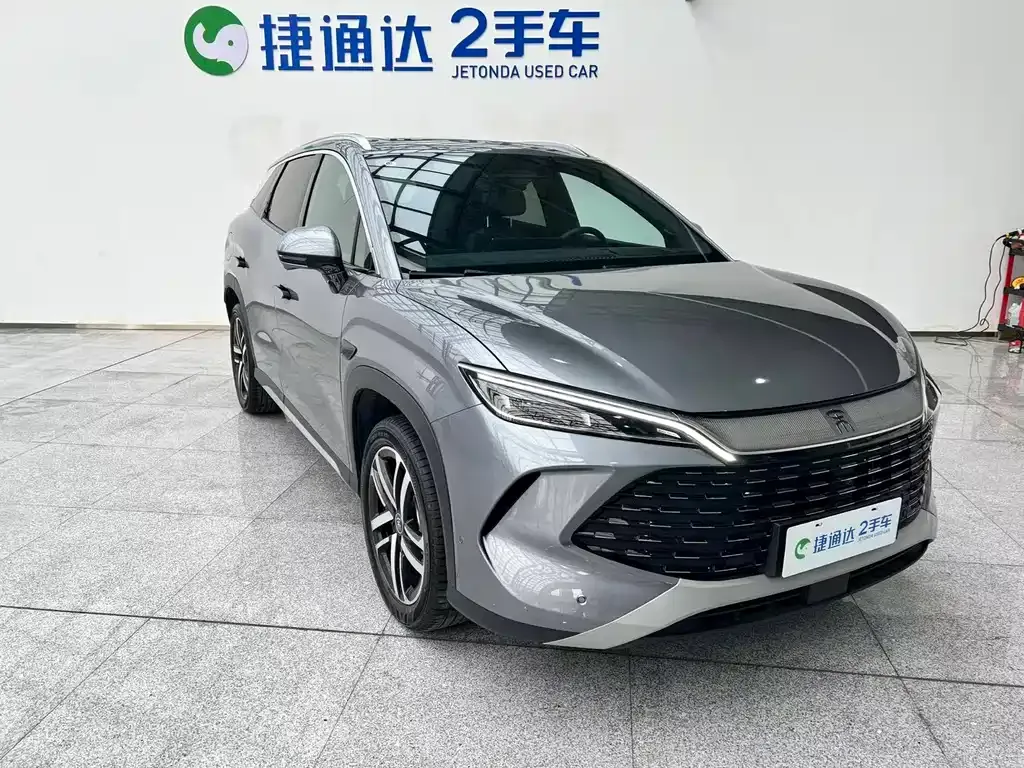 BYD L DM-i — фото 9