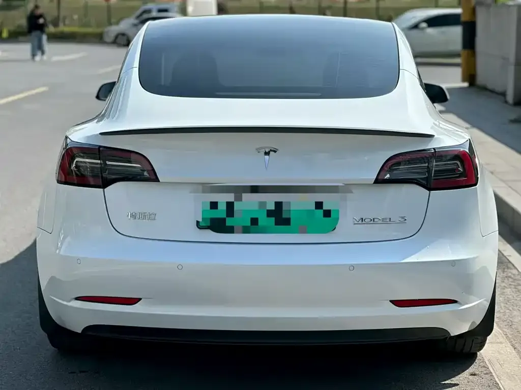 Tesla Model 3 — фото 6