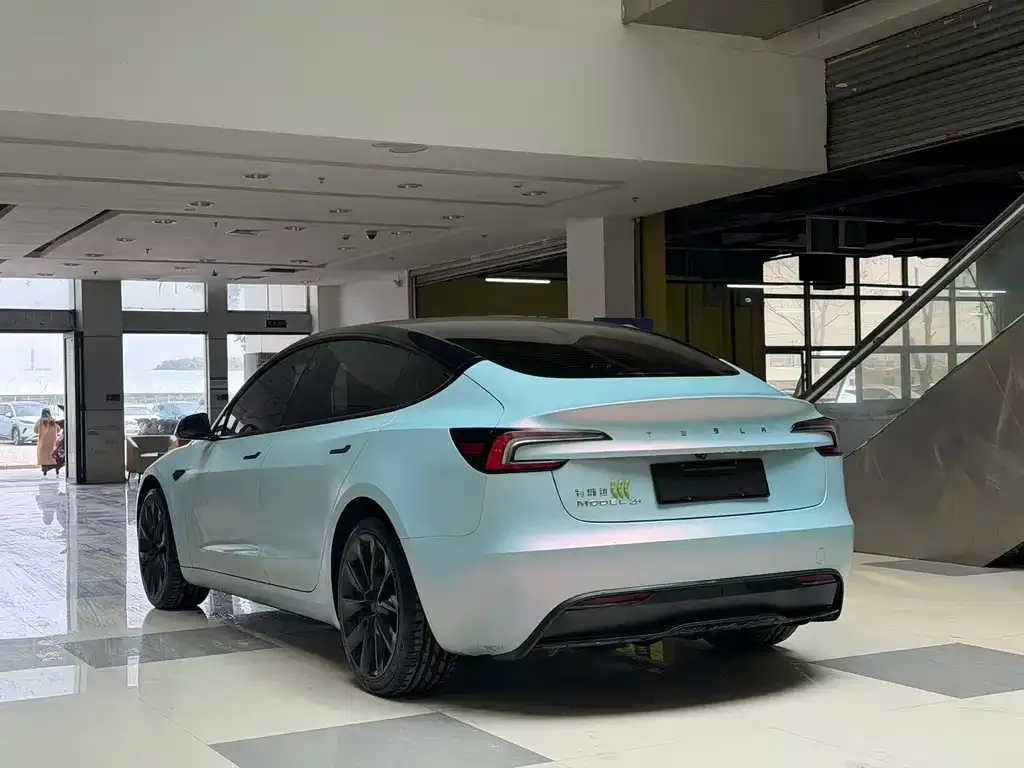 Tesla Model 3 — фото 2