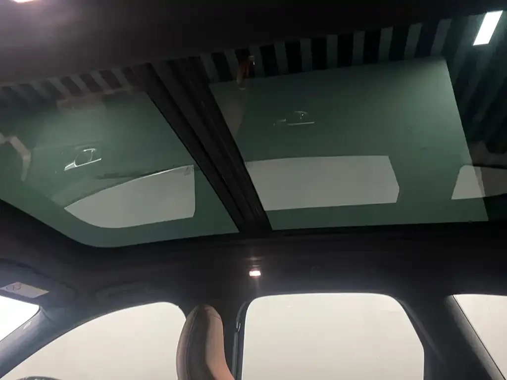 Volvo XC60 2024 из CN, фото 2