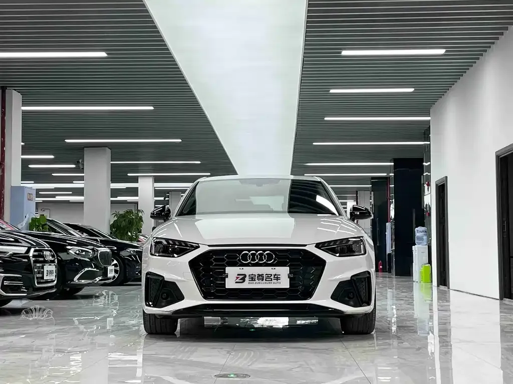 Audi A4L 2022 из CN, фото 9