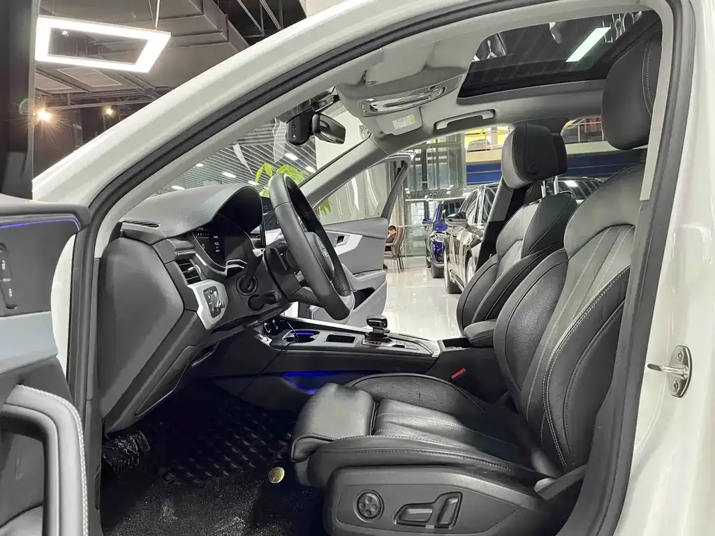 Audi A4L 2022 из CN, фото 10