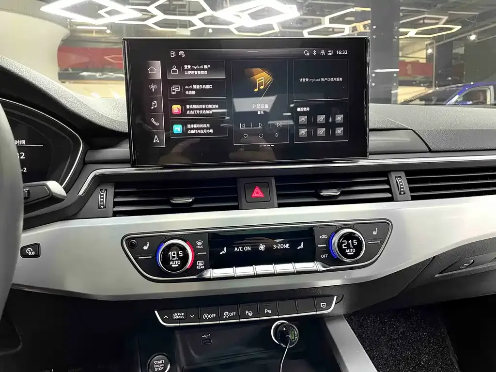 Audi A4L 2022 из CN, фото 5