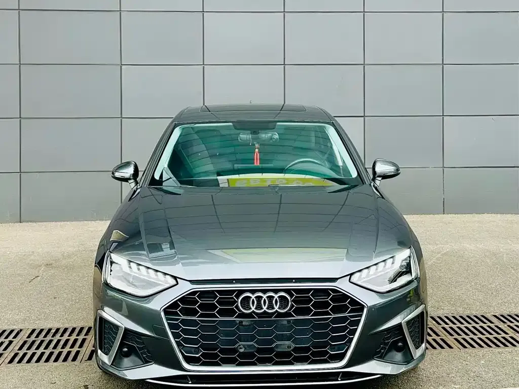 Audi A4L 2021 из CN, фото 2