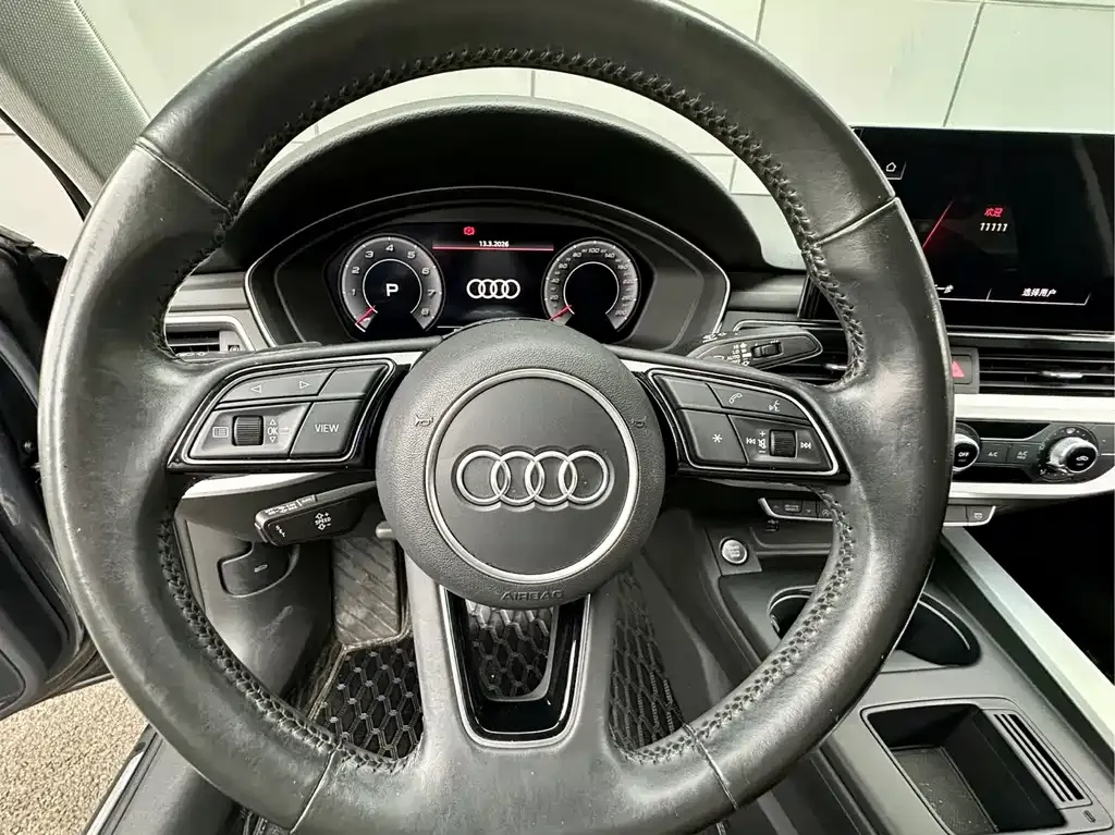 Audi A4L 2021 из CN, фото 6