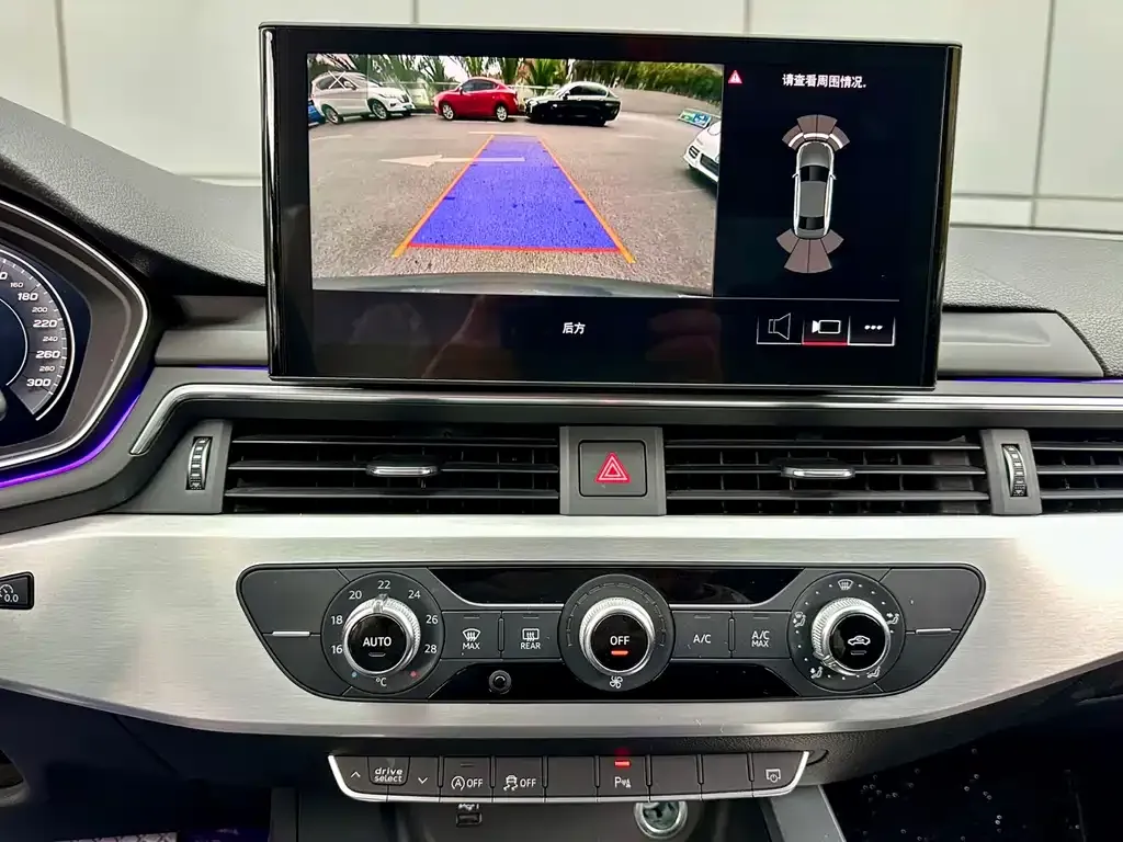 Audi A4L 2021 из CN, фото 9