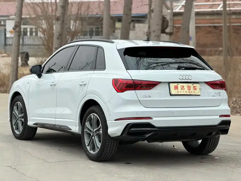 Audi Q3 — фото 10