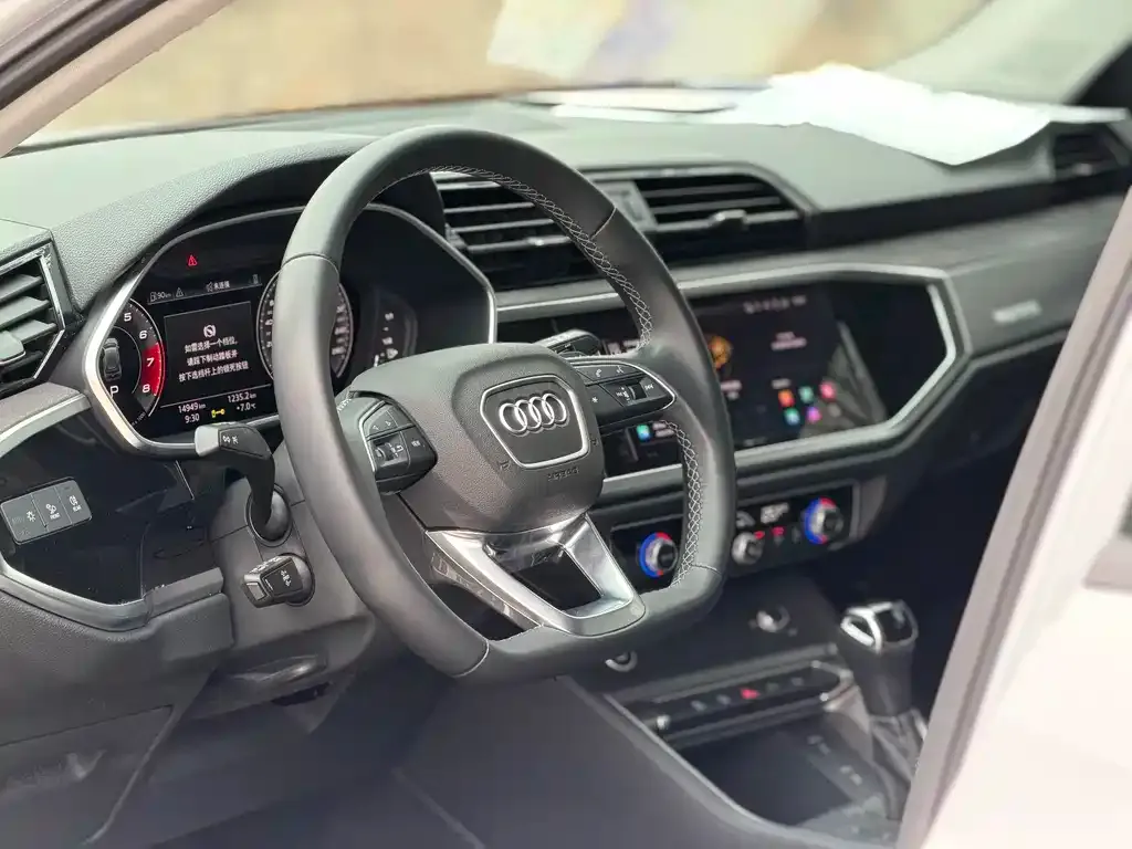 Audi Q3 — фото 5
