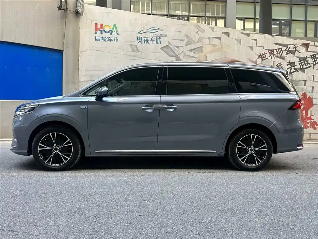 Roewe iMAX8 — фото 4