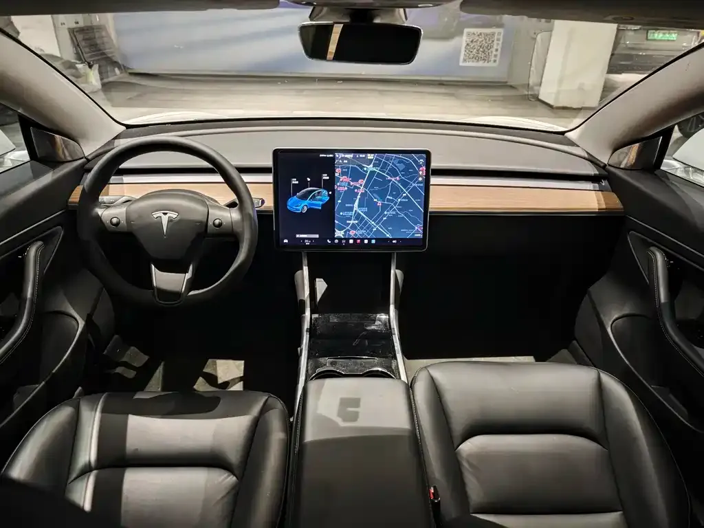 Tesla Model 3 — фото 7