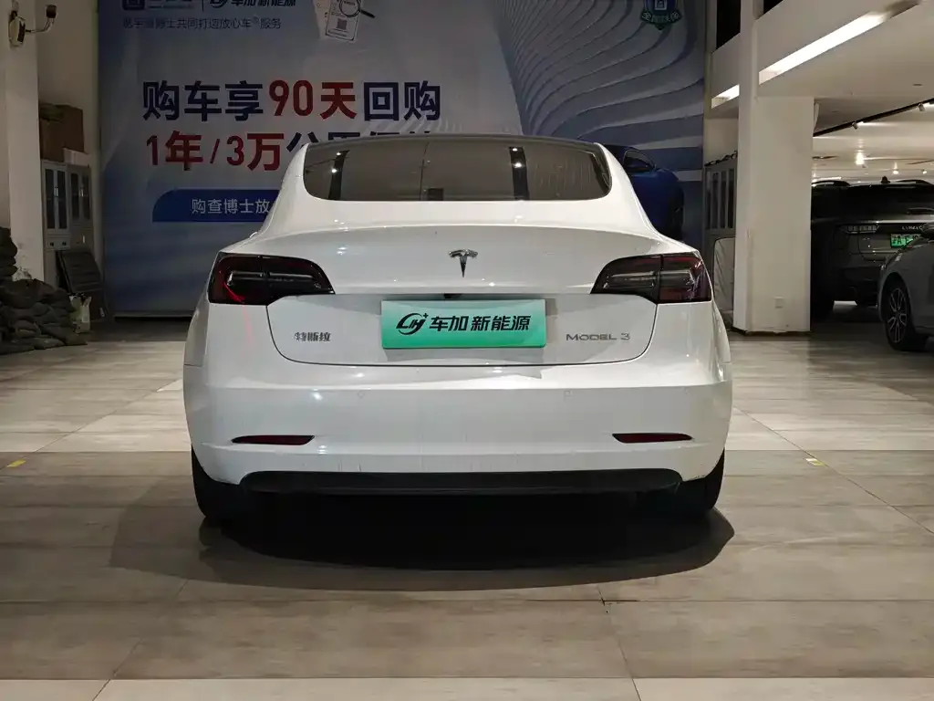 Tesla Model 3 — фото 2