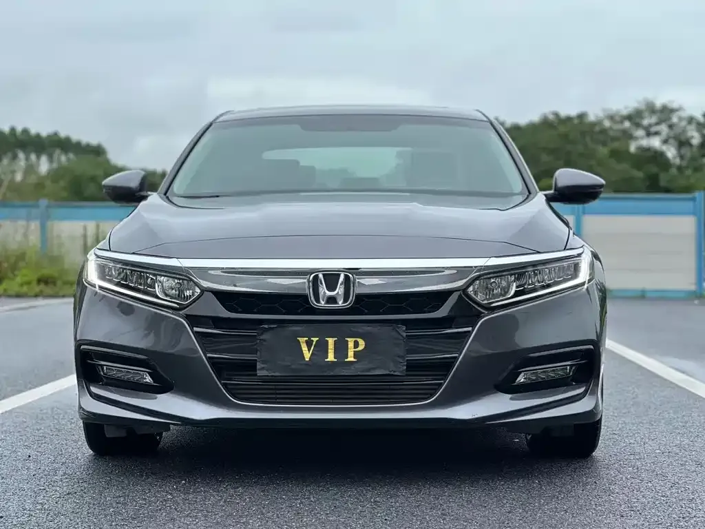 Honda Accord — фото 8