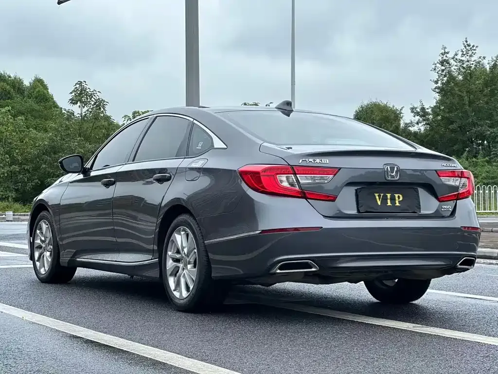 Honda Accord — фото 7