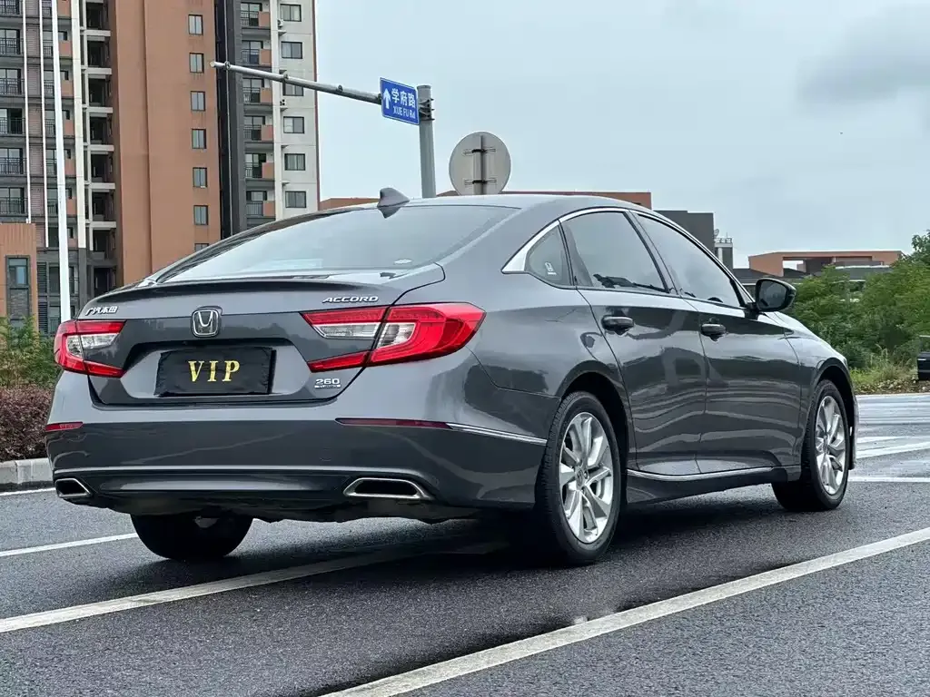Honda Accord — фото 6