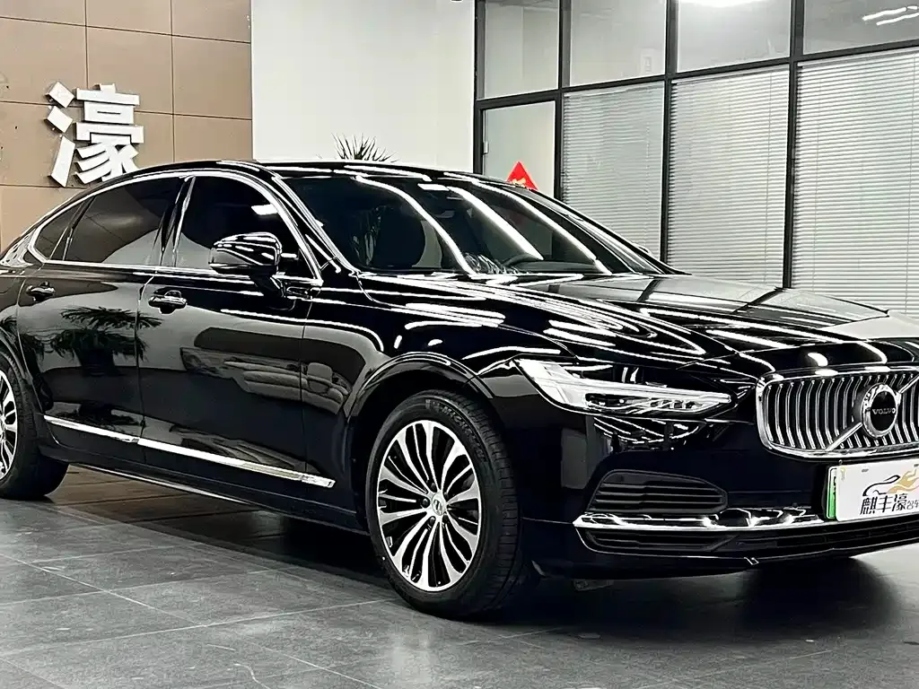 Volvo S90 PHEV 2024 из CN, фото 8