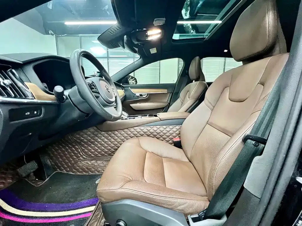 Volvo S90 PHEV 2024 из CN, фото 9
