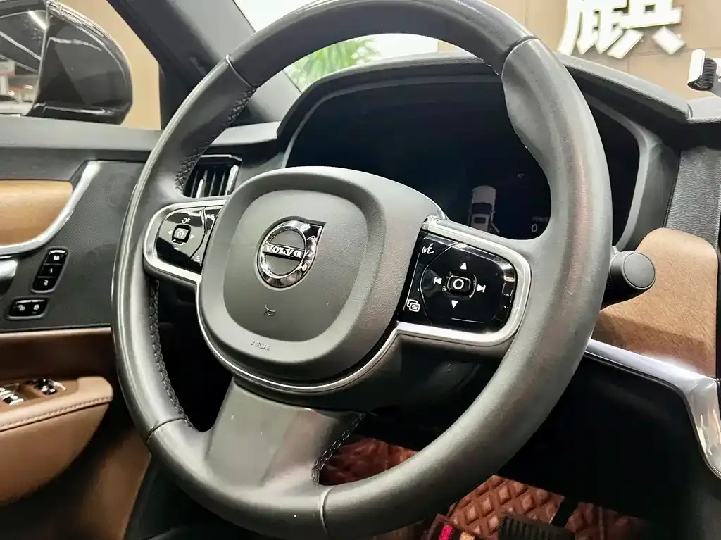 Volvo S90 PHEV 2024 из CN, фото 7