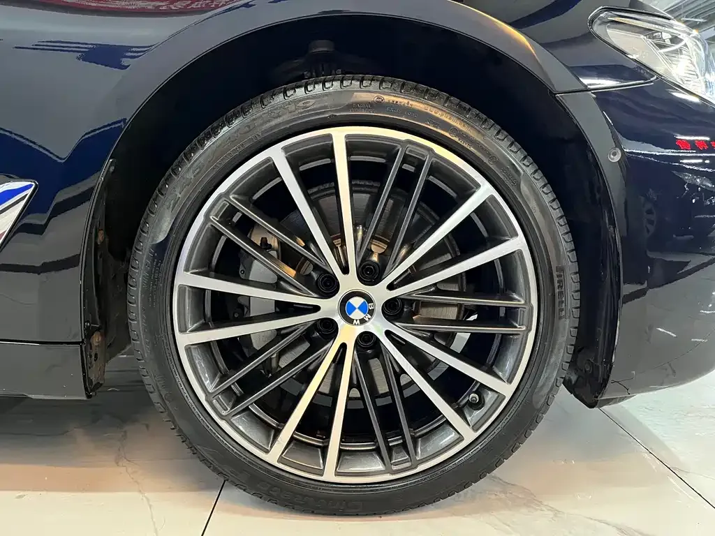 BMW 5 Series 2022 из CN, фото 10