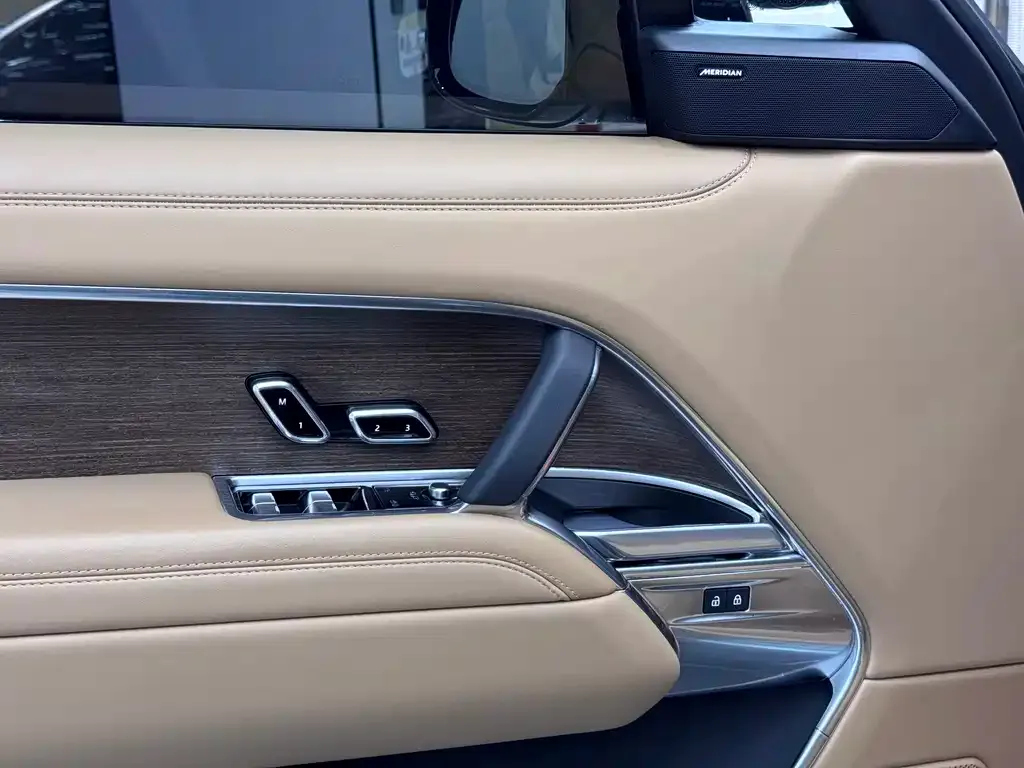 Land Rover Range Rover 2024 из CN, фото 2