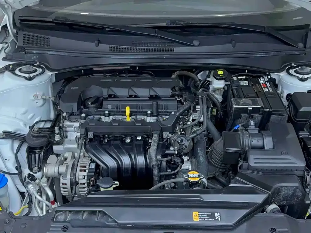 Hyundai Elantra — фото 10