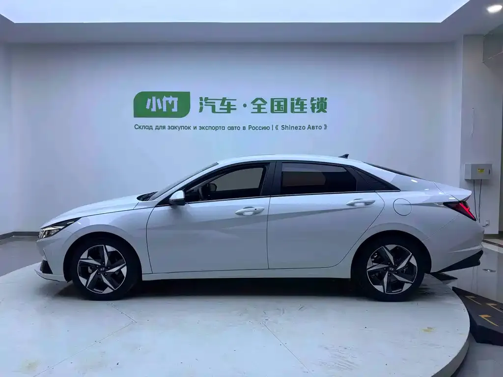 Hyundai Elantra — фото 2