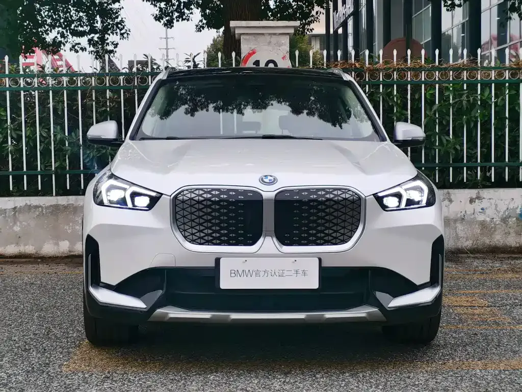 BMW iX1 2024 из CN, фото 2