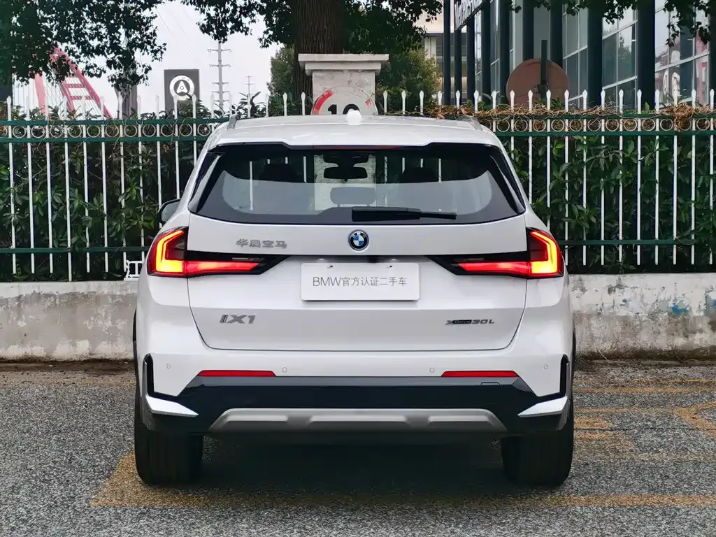 BMW iX1 2024 из CN, фото 4