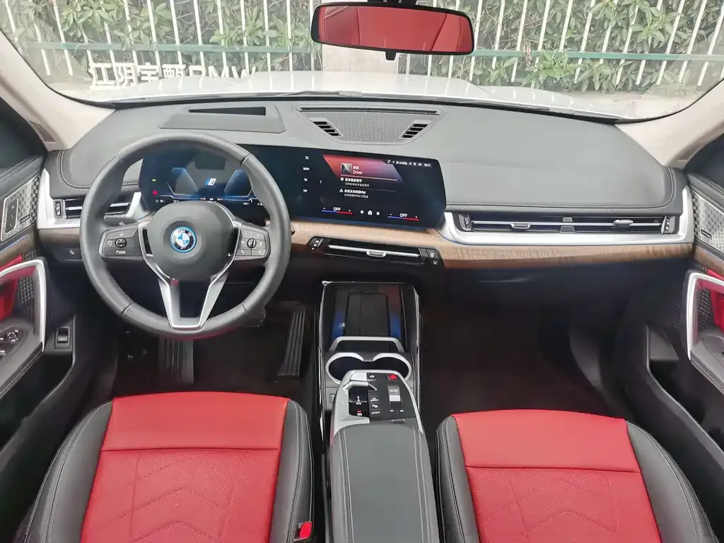 BMW iX1 2024 из CN, фото 6